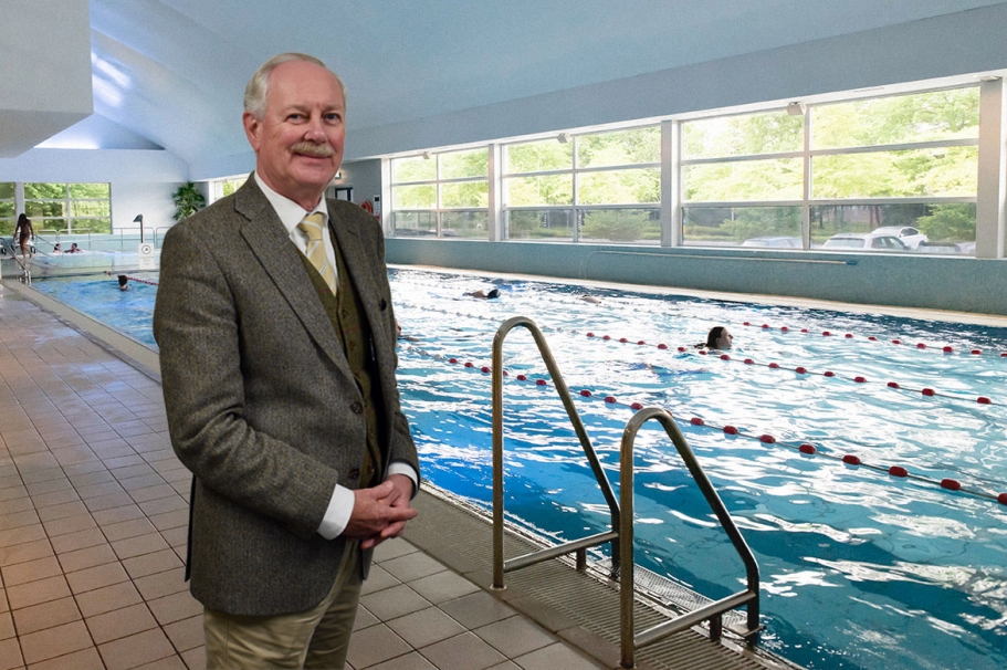 Swimming pools and spas: one-eye in the land of the blind
